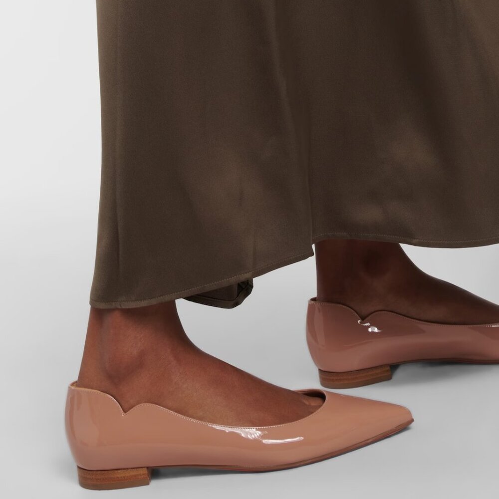 Christian Louboutin HOT CHICKITA Scallop Patent Ballerina Flat Shoes - Picture 2 of 16